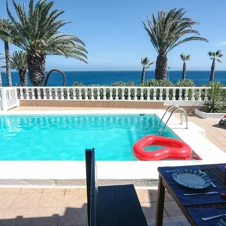 Miramar Teguise - A Fantastic 4 Bedroom - Front Line - Amazing Sea Views Villa Costa Teguise