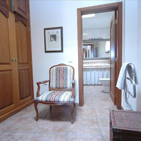 Villa Miramar Teguise - A Fantastic 4 Bedroom - Front Line - Amazing Sea Views
