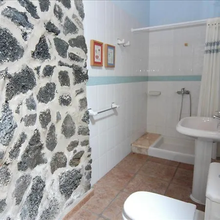 Villa Miramar Teguise - A Fantastic 4 Bedroom - Front Line - Amazing Sea Views