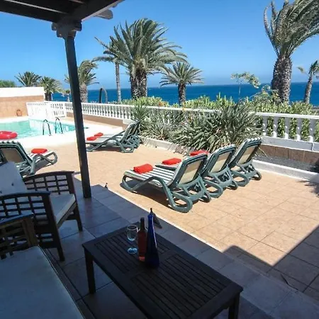 Villa Miramar Teguise - A Fantastic 4 Bedroom - Front Line - Amazing Sea Views *