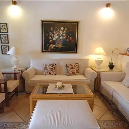 Villa Miramar Teguise - A Fantastic 4 Bedroom - Front Line - Amazing Sea Views