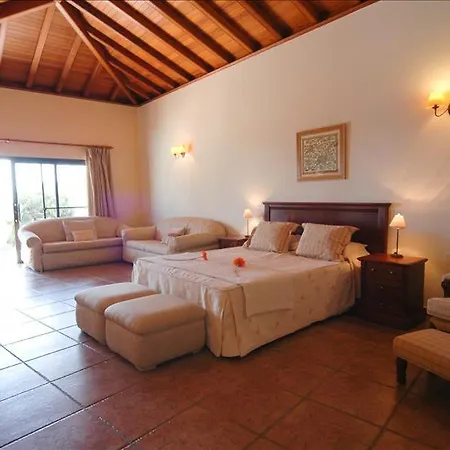 Miramar Teguise - A Fantastic 4 Bedroom - Front Line - Amazing Sea Views Costa Teguise